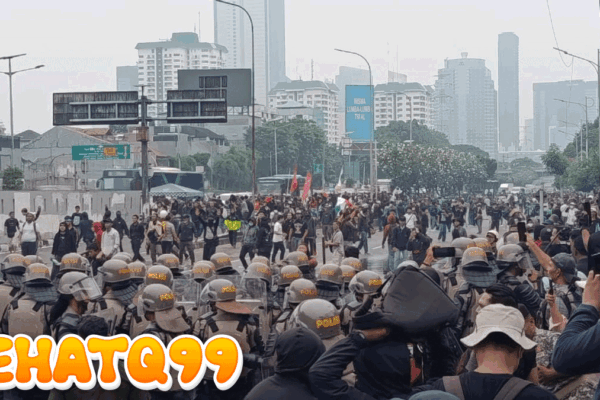 Imbas Demo di DPR, Sejumlah Rute Transjakarta Koridor 9 Dialihkan