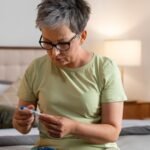 Dokter berbagi 5 kiat untuk mengatasi lonjakan gula darah pada lansia: 'Makanlah makanan kaya serat seperti...'