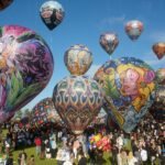Foto: Keajaiban melayang selama festival balon udara dunia di Indonesia