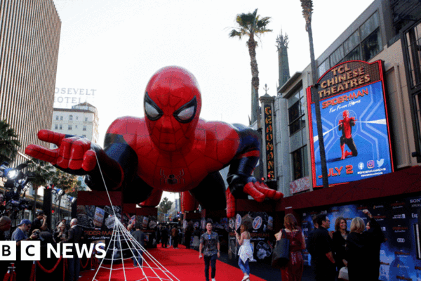 Penipuan selebriti: FBI memburu 'Ratu Penipu Hollywood'