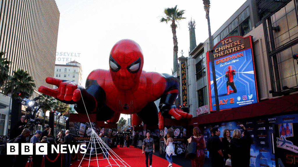 Penipuan selebriti: FBI memburu 'Ratu Penipu Hollywood'