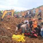 Sedikitnya 248 orang tewas akibat banjir dan tanah longsor di pulau Sumatra, Indonesia: Pihak berwenang