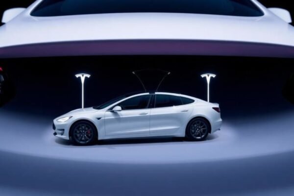 Berita Tesla Hari Ini: Perkembangan Utama yang Mempengaruhi Tesla dan Sahamnya