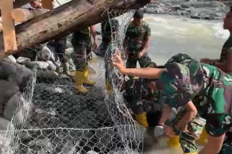 Pemerintah Indonesia mempercepat pemulihan pascabencana di Sumatra meski hari libur