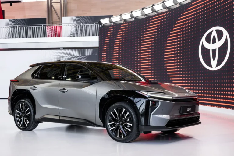 Toyota mengumumkan produksi bZ4X baru di Indonesia
