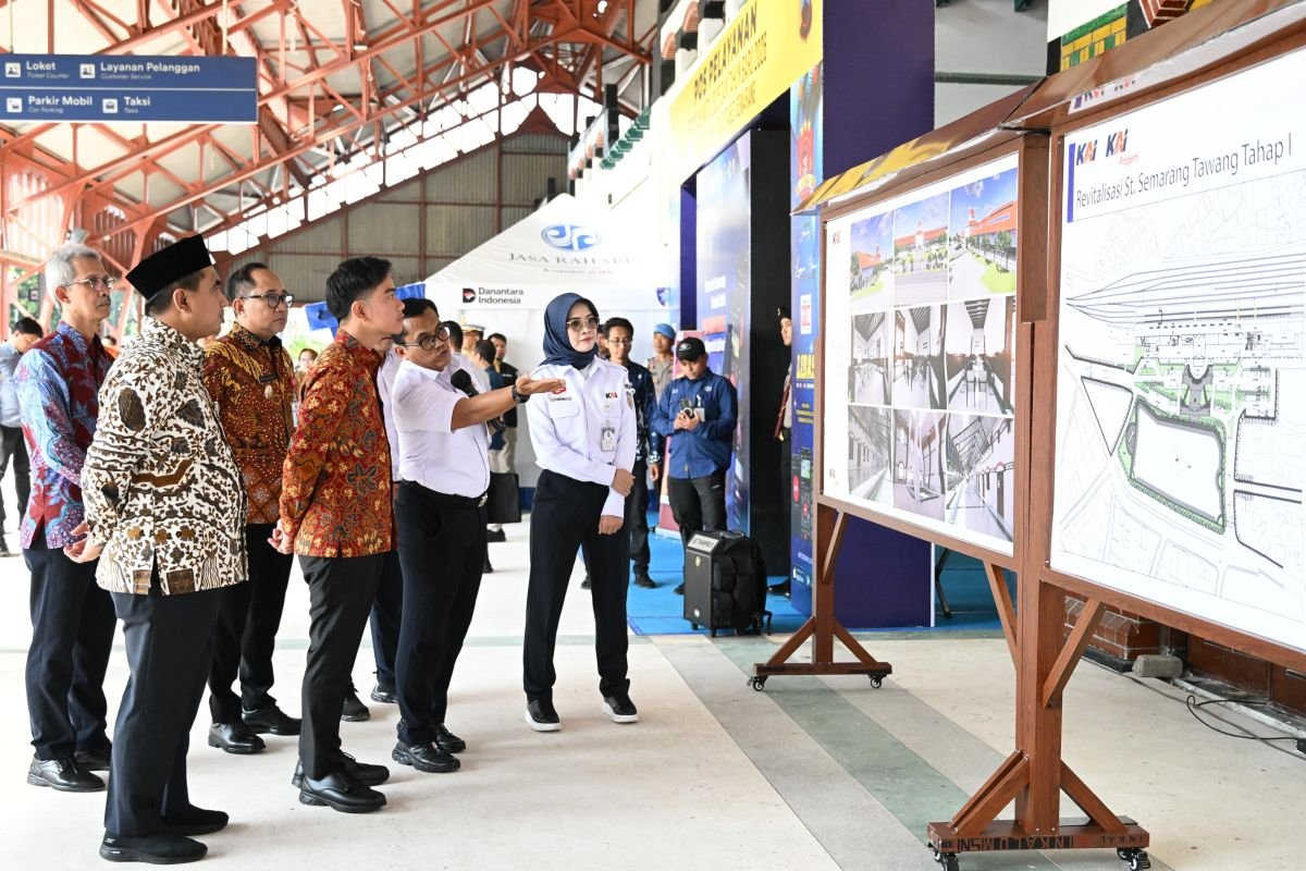 Wapres RI tinjau kesiapan kereta api untuk perjalanan Natal-Tahun Baru