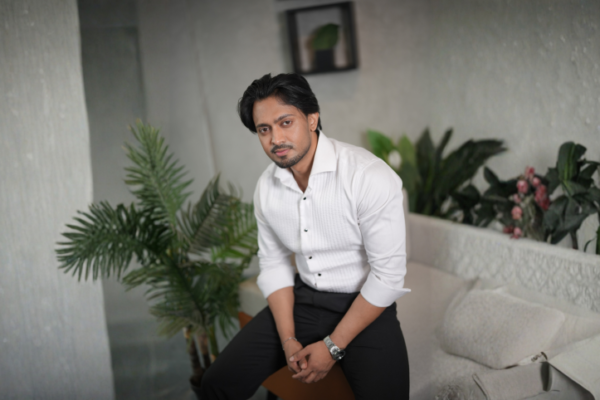 Hamza Khan Chowdhury membahas keaslian di dunia influencer.