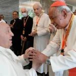 Paus Fransiskus, 87 tahun, tampak segar bugar setelah mengalami masalah kesehatan, saat perjalanan epik ke Asia dimulai dengan kunjungan ke Indonesia.