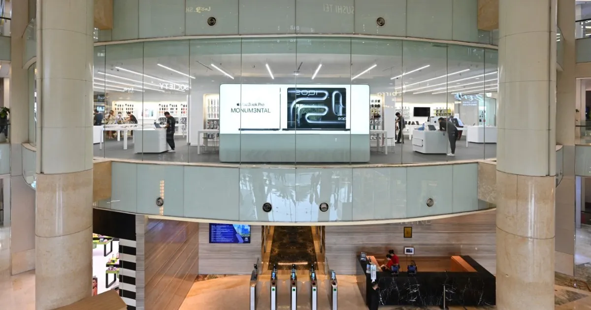 Pembeli yang hanya melihat-lihat di Indonesia menimbulkan keraguan terhadap kisah kesuksesan ekonomi.