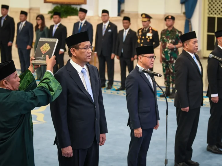 Presiden Indonesia Prabowo mengganti lima menteri setelah protes mematikan