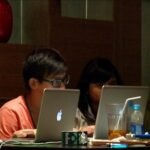 Skandal seks di Indonesia memicu perdebatan di internet.