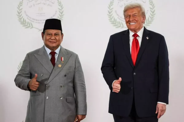 Trump memicu kemarahan setelah percakapan yang terekam secara tidak sengaja dengan presiden Indonesia terungkap.