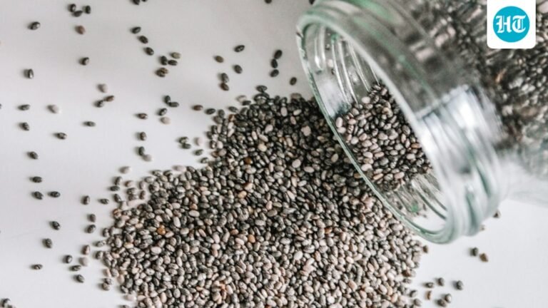 Biji chia dengan air atau yogurt? Seorang gastroenterolog dari Florida membagikan cara mengubah biji chia menjadi 'pembangkit kesehatan usus'.