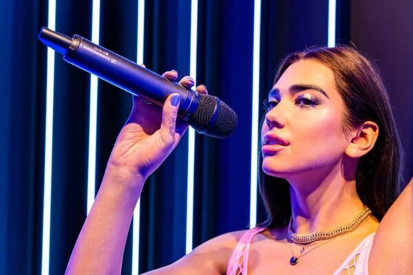 Dua Lipa akan membawa tur 'Radical Optimism'-nya ke Asia.