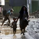Jumlah korban tewas akibat banjir di Indonesia melebihi 600 orang.