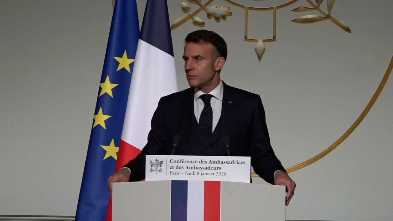 Macron mengatakan bahwa negara-negara adidaya sedang berjuang melawan godaan untuk 'membagi-bagi dunia'.