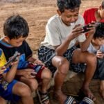 Ancaman eksploitasi anak secara daring mengemuka di tengah rencana pembatasan media sosial di Indonesia