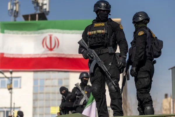 Dunia menanggapi protes di Iran dan ancaman militer AS terhadap Teheran