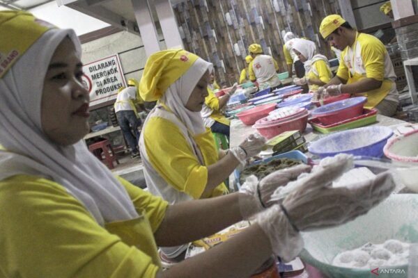 Indonesia memperkuat UMKM sebagai tulang punggung perekonomian nasional.