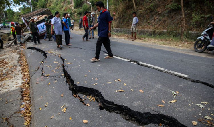 GEMPA BUMI DI INDONESIA: Raba diguncang gempa bumi BESAR berkekuatan 6,6 skala Richter