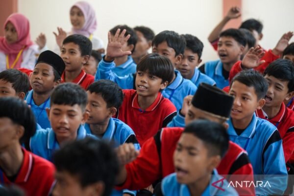 Indonesia menerbitkan peraturan baru untuk meningkatkan keamanan di sekolah dan kesehatan mental