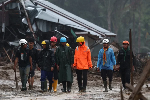 Indonesia menghitung korban jiwa seiring dengan semakin banyaknya peringatan tentang perubahan iklim