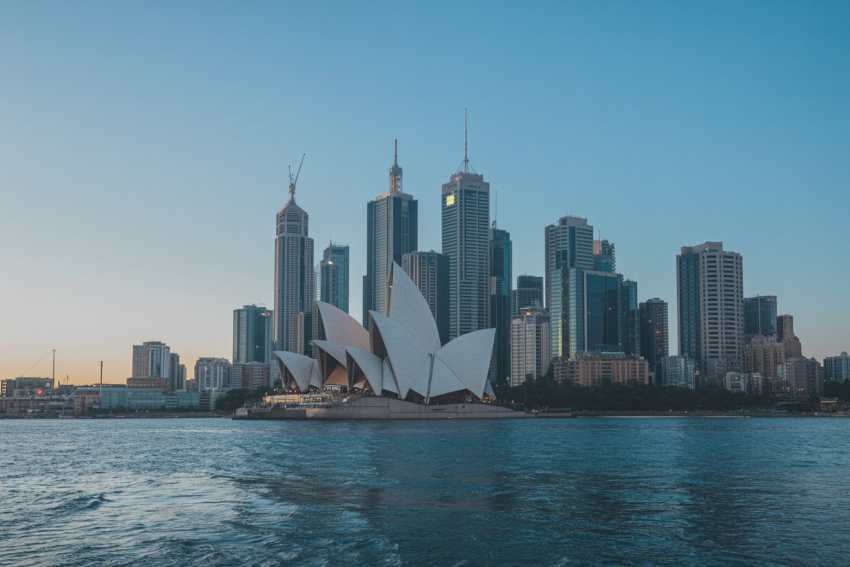 Sektor Tur Multi-Hari Spanyol dan Australia Terbelah Antara Operator yang Berfokus pada Pertumbuhan dan yang Berfokus pada Gaya Hidup, Seiring Revolusi Teknologi Besar-besaran Memaksa Usaha Kecil untuk Beradaptasi atau Menghadapi Keruntuhan yang Mengejutkan