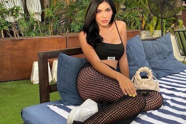 Selebriti transgender asal Indonesia, Millen Cyrus, dipindahkan ke sel tahanan khusus setelah terjadi kemarahan publik