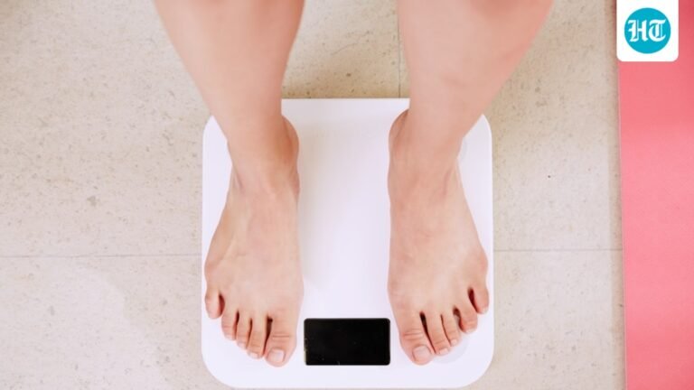 Dari tidak mengonsumsi karbohidrat di malam hari hingga berolahraga setiap hari: Seorang wanita membagikan perubahan gaya hidup yang membantunya menurunkan berat badan dari 67 kg menjadi 53 kg