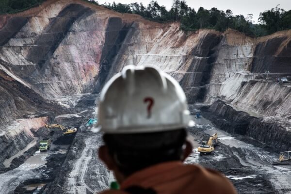 Indonesia akan terus membakar batu bara hingga jauh ke tahun 2050-an, sesuai dengan rencana iklim yang telah diperbarui