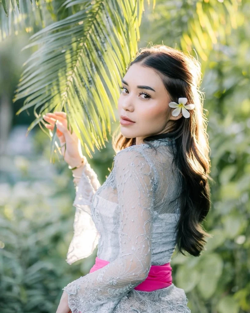 Influencer asal Indonesia, Lula Lahfah (26), ditemukan tewas di sebuah apartemen di Jakarta