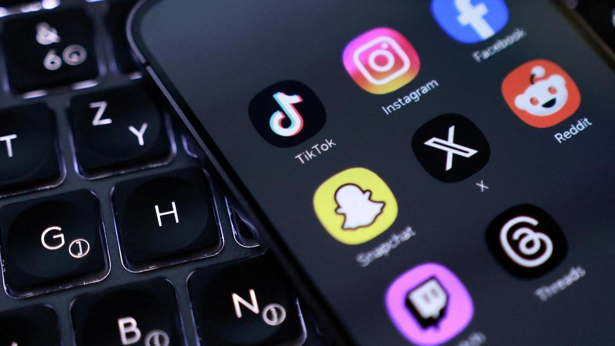 Larangan media sosial: YouTube dan TikTok berkoordinasi dengan pemerintah Indonesia terkait pemblokiran media sosial bagi anak-anak