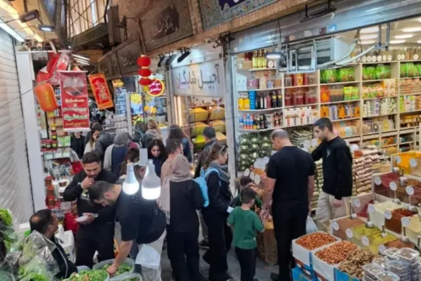 ‘Daging merah adalah impian’: Inflasi di Iran mencapai tingkat tertinggi sejak Perang Dunia II