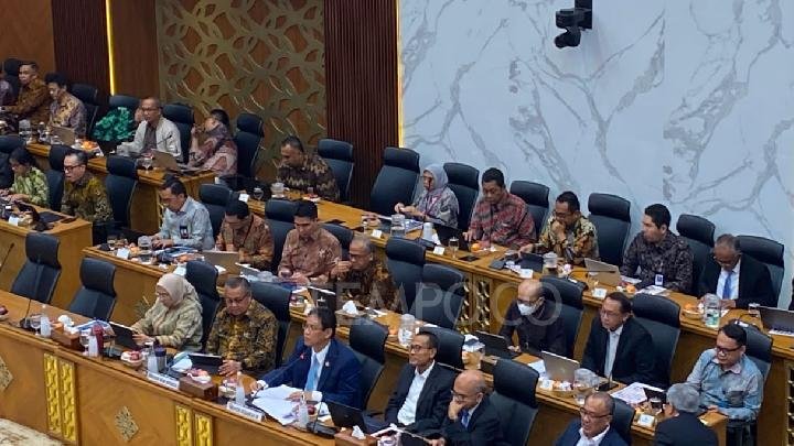 Menteri Purbaya Mengatakan Indonesia Tidak Akan Menaikkan Tarif Pajak