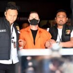 Deportasi bos kejahatan asal Skotlandia ditunda untuk hari kedua di tengah operasi pencarian yang masih berlangsung