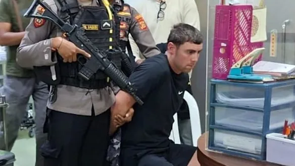 Dia berhenti sebentar untuk membeli rokok sesaat sebelum terjadi penyergapan mematikan. Itulah petunjuk yang dibutuhkan polisi