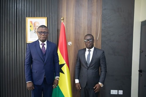 Ghana dan Indonesia menjajaki kerja sama di bidang sepak bola saat Konsul Kehormatan Indonesia, Rois, bertemu dengan Menteri Olahraga