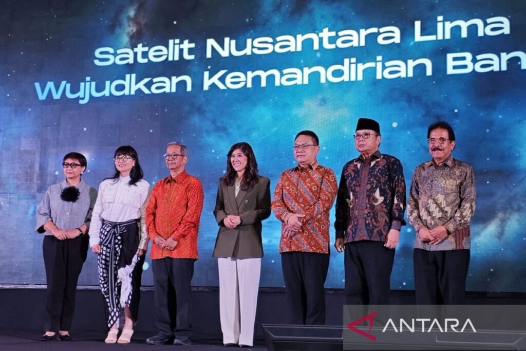 Indonesia meningkatkan akses internet 3T dengan satelit baru Nusantara Lima
