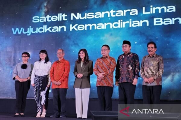 Indonesia meningkatkan akses internet 3T dengan satelit baru Nusantara Lima