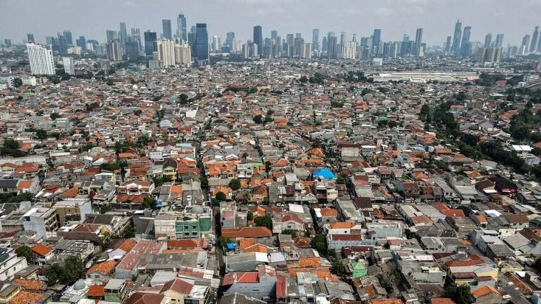 Mengejar pertumbuhan tinggi: Lompatan ekonomi Indonesia yang berisiko